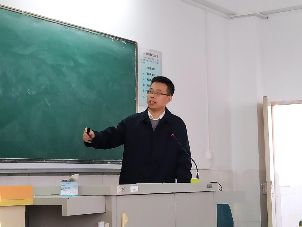 张宽老师为师生作精彩报告